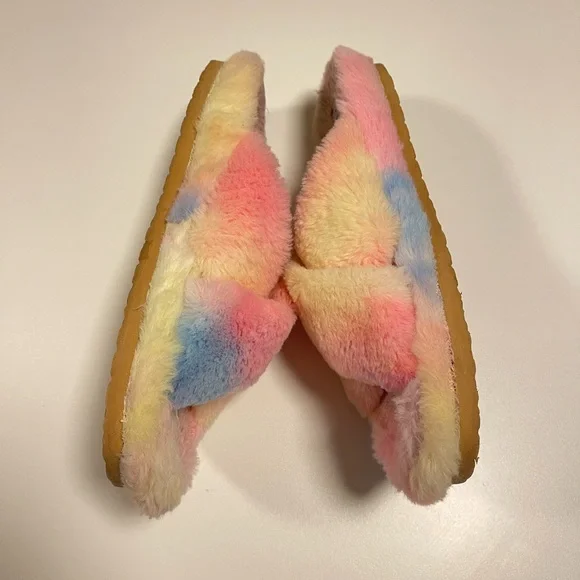 Steve Madden Pastel Fuzzy Slippers - Picture 3 of 6